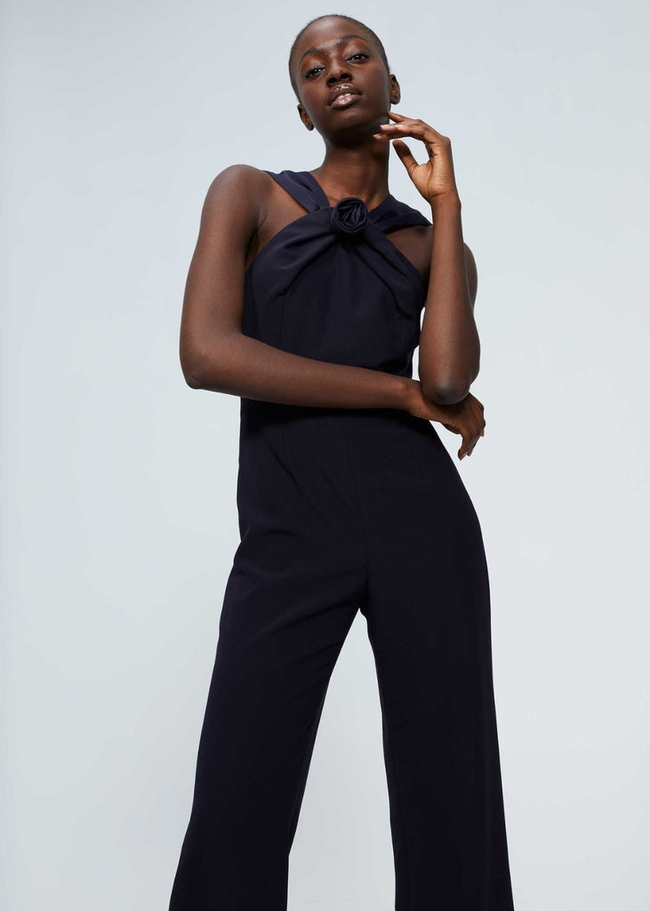 Combinaison pantalon satinée à col fleur