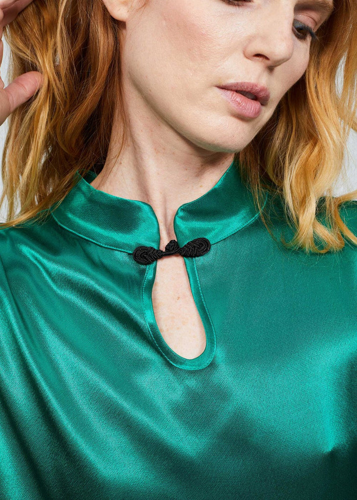 Robe mi-longue satinée