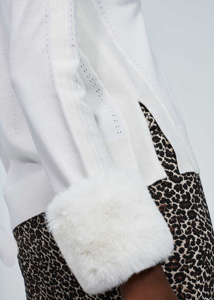Pull en laine à fourrure aux poignets blanc casse