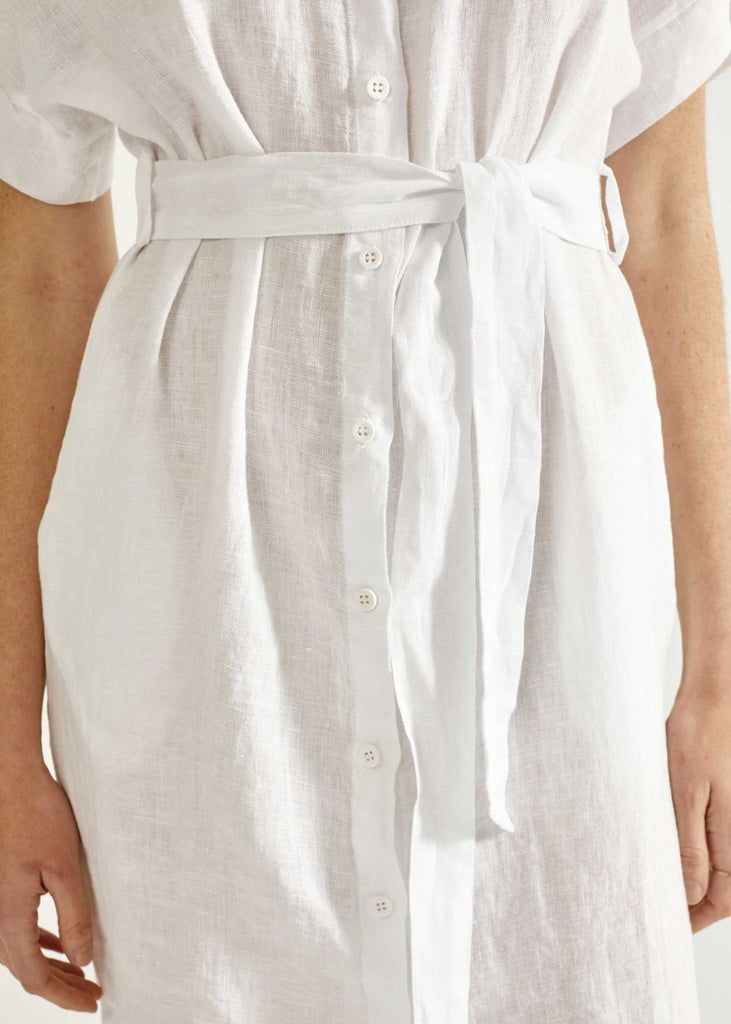 Robe courte en lin blanc