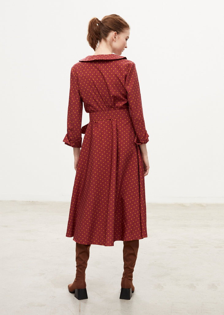 Robe mi-longue ceinturée