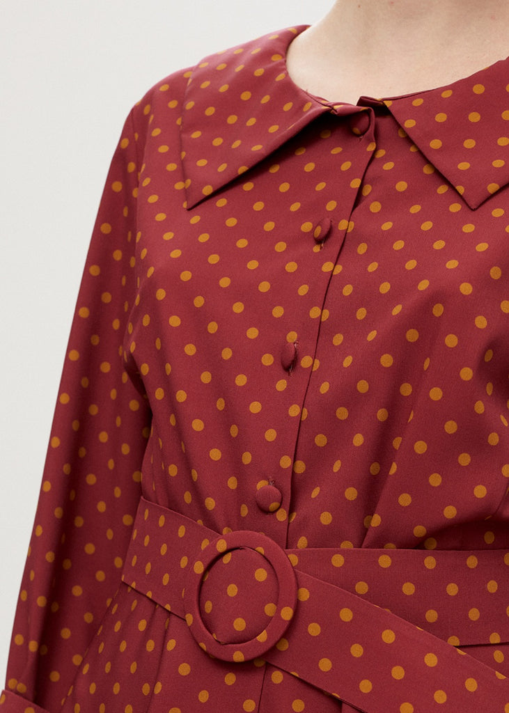 Robe mi-longue ceinturée